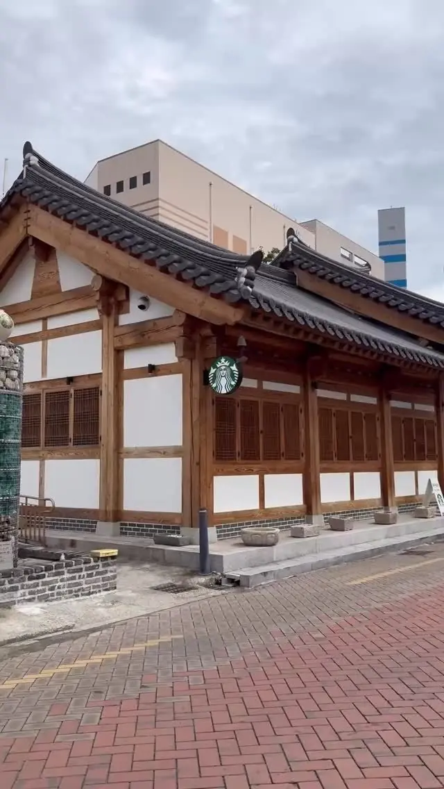 韓屋の残る路地